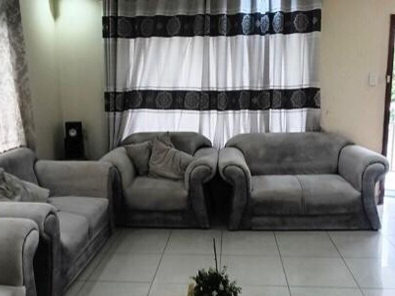 House for Sale in Silverglen - Photo 5
