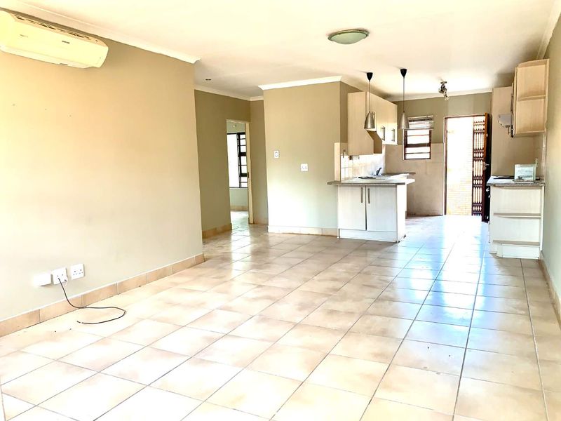 Beautiful, Fresh & Cozy Ground Floor Townhouse – Northern Bloemfontein - Photo 3