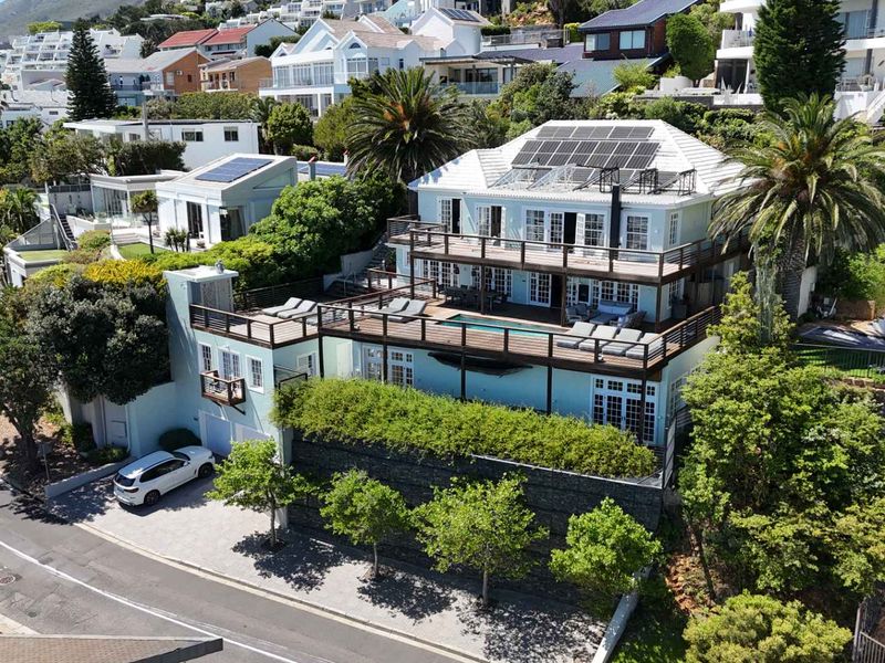Exceptional Luxury Villa with Panoramic Ocean Views in Camps Bay - Photo 8