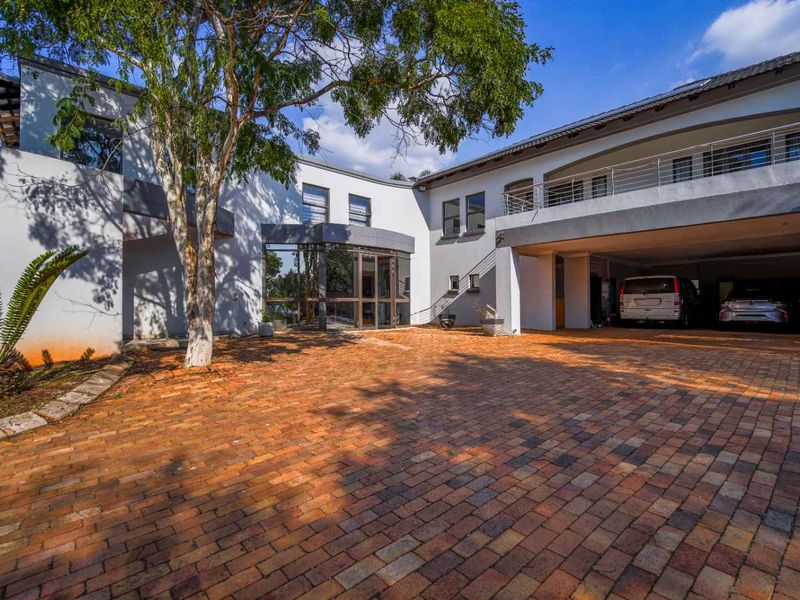 A Magnificent Family Estate Offering Space, Privacy and Spectacular Views - Photo 4