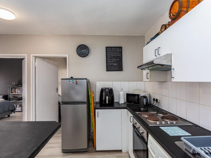 Modern Two Bedroom Ground-Floor Living in the Heart of Durbanville - Photo 9