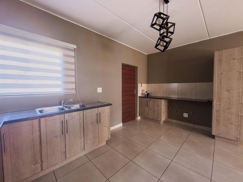 2 Bedroom Duplex With A Private Garden - Photo 9