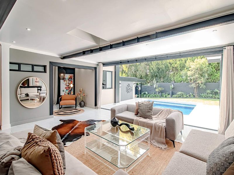Sophisticated Living with Exceptional Indoor-Outdoor Flow in Waverley - Photo 1