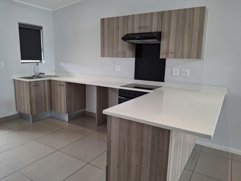 A MODERN TWO BEDROOM APARTMENT - Photo 7