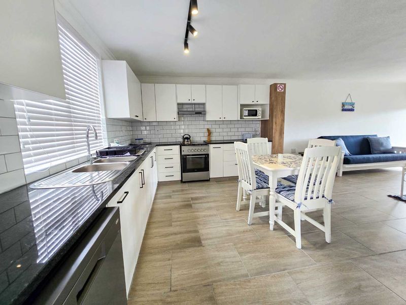 Two bedroom unit for sale in Stilbaai-Wes. - Photo 5