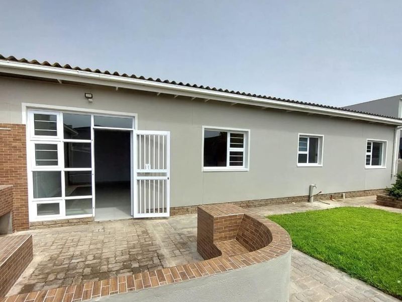 For Sale: Exquisite Home in Hentiesbaai's South Dune - Photo 2
