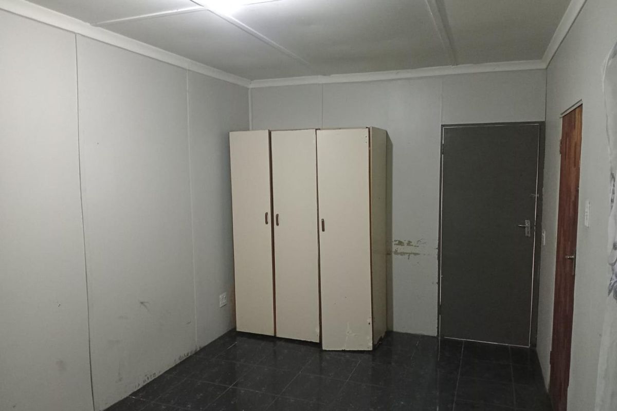 Affordable 2-Bedroom Rental Unit, Immediate Availability in Arboretum - Photo 3