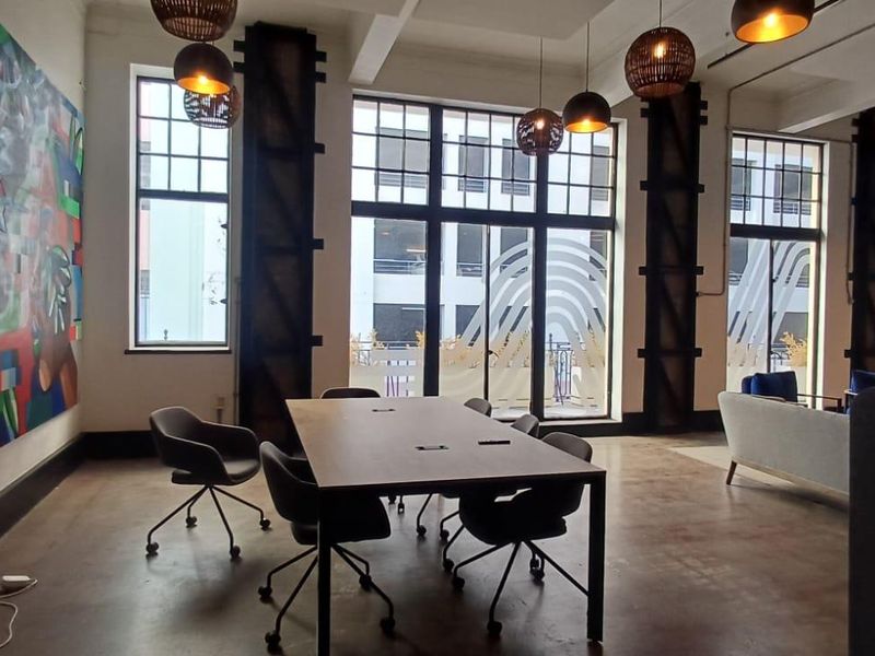 Office TO LET | First Floor Commercial Space - Photo 3