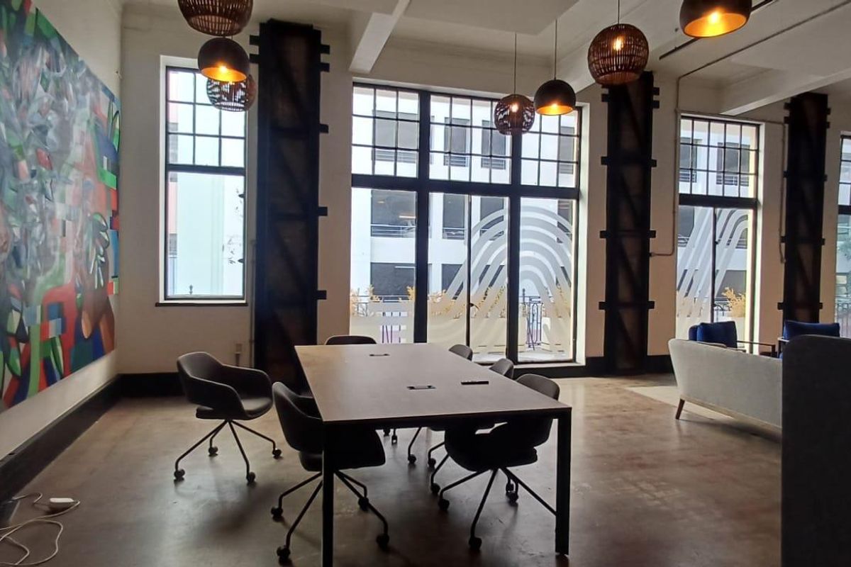 Office TO LET | First Floor Commercial Space - Photo 3