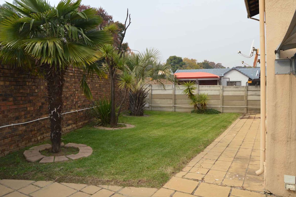 Four Bedroom Family Home For Sale in Brackendowns - Photo 4