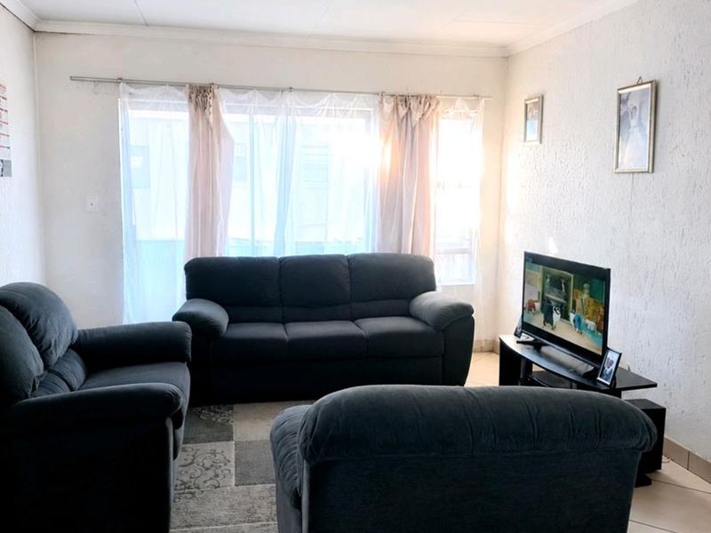 Neat Apartment - Photo 5