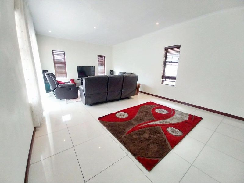 3-Bedroom house for Sale in Summerfields Estate, Kosmosdal - Photo 2