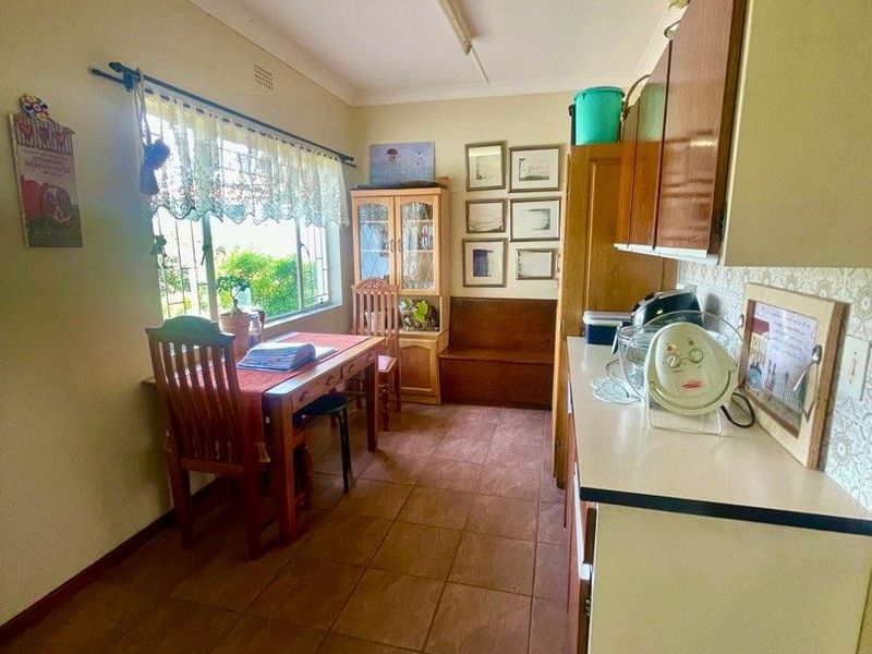 Beautiful 4 bedroom house with a flat for sale - Photo 6