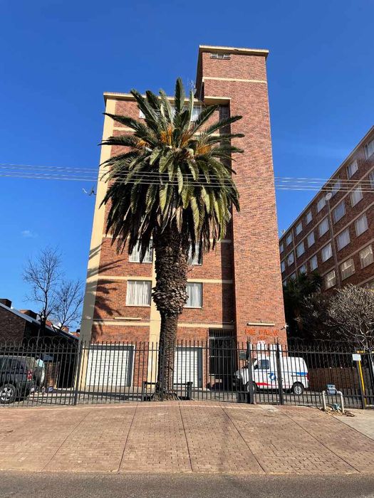 Property #2398306, Apartment Pending Sale in Silverton