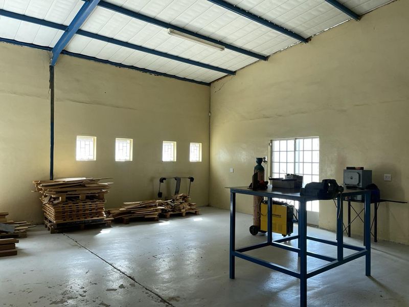 FOR SALE - Warehouse in Prosperita - Photo 3