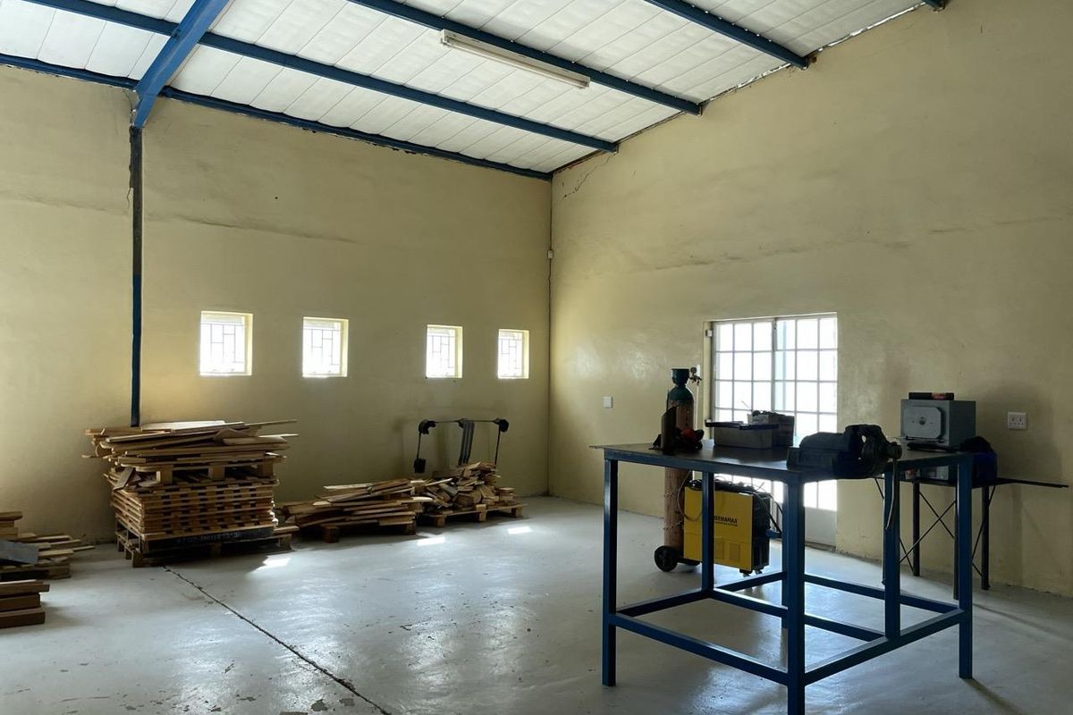 FOR SALE - Warehouse in Prosperita - Photo 3