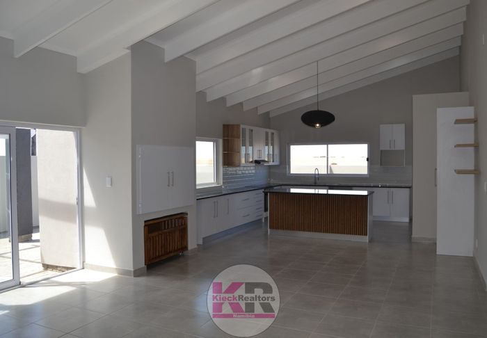 Property #2484289, House For Sale in Henties Bay Central