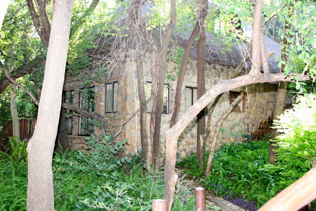 Sole and Exclusive mandate, commercial lodge Ndlovumzi Nature Reserve. - Photo 3