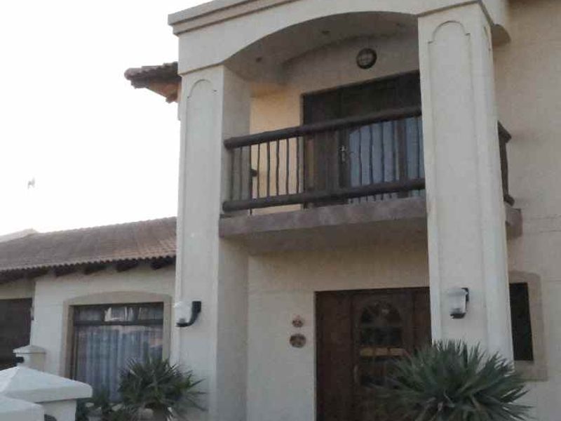 Beautiful Home for a large Family - Photo 4