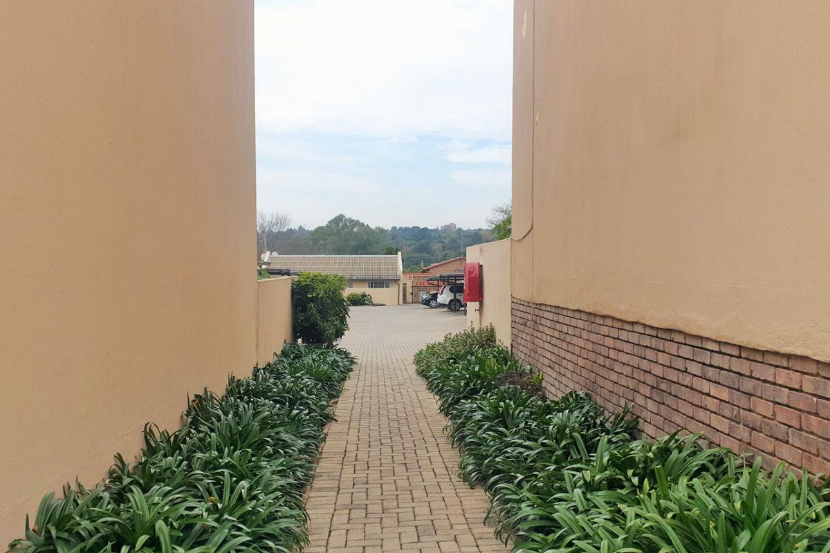 Don't miss the opportunity to experience comfortable & convenient living. - Photo 2