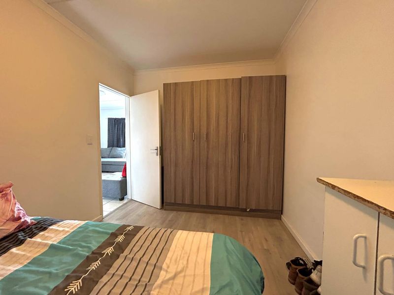 Ground Floor Lock Up And Go - Photo 5