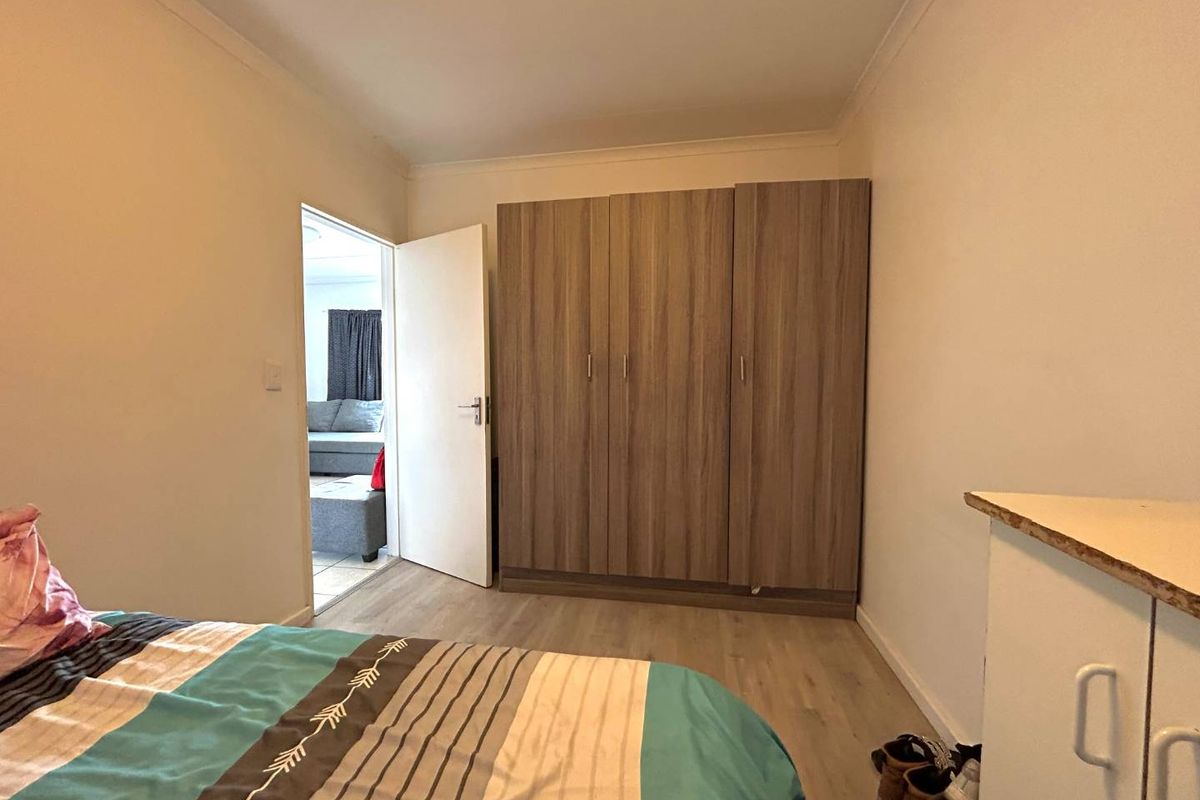 Ground Floor Lock Up And Go - Photo 5