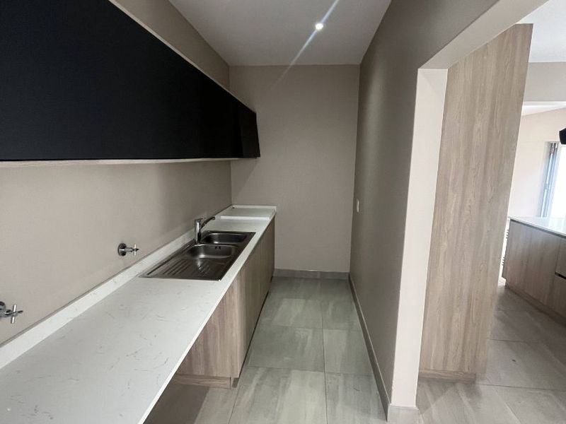 Bryanston Luxury Living – Where Family Meets Refinement - Photo 6