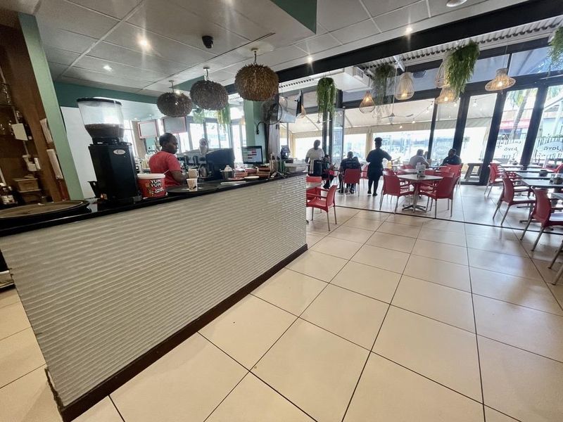 Hendra - 333m2 Restaurant To Let – Durban North - Photo 3