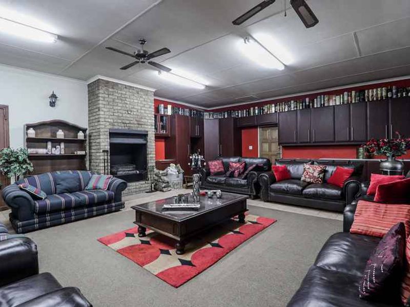 EXCEPTIONAL LIFESTYLE PROPERTY/BUSINESS IN LARGO, SPRINGS! - Photo 7