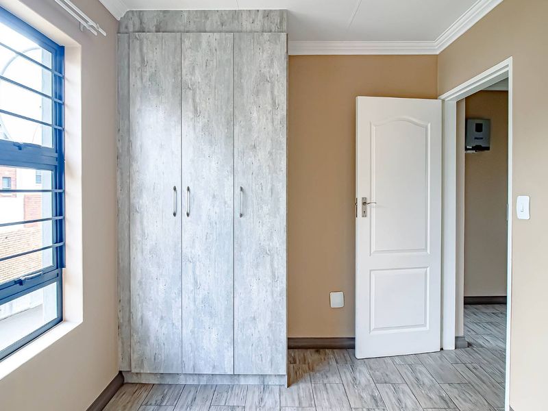 3 bedroom 2 bathroom house - Photo 6