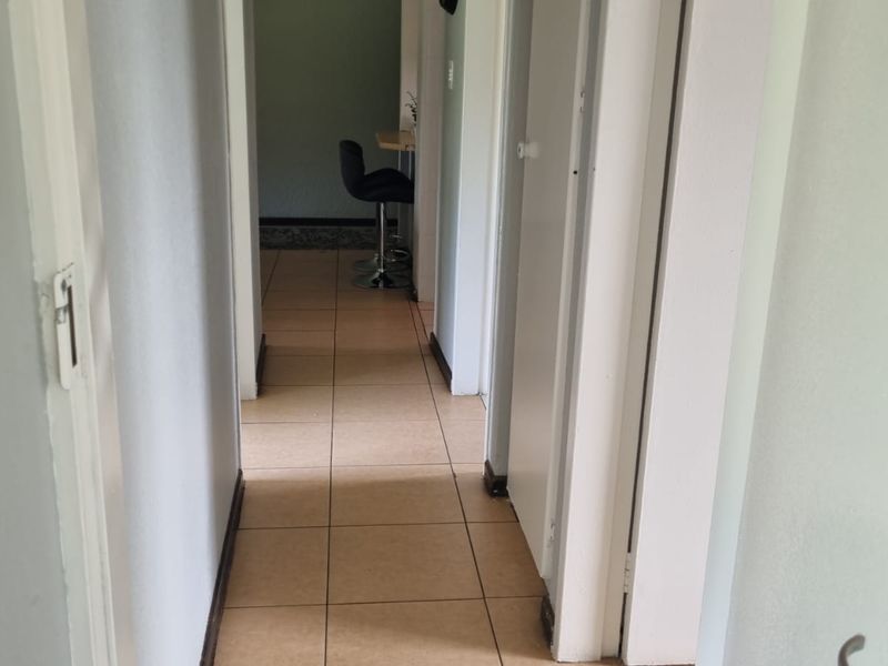 A perfect groundfloor unit - Photo 10