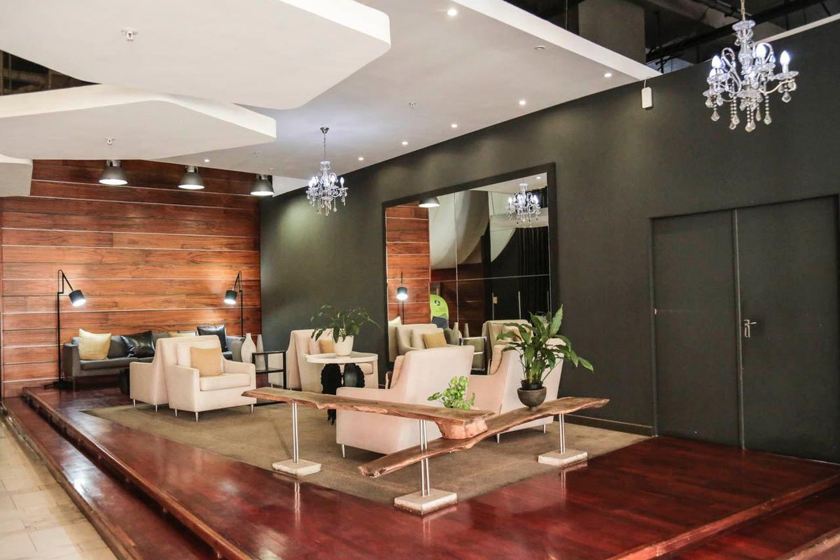 Premium 63m2 Studio Apartment for Sale at The Franklin currently AirBnB that makes up to R26k pm - Photo 5