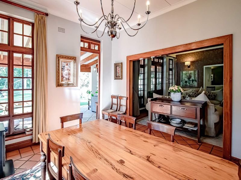 Magnificent Family Home with Cottage on Established Acre in Bryanston East - Photo 9
