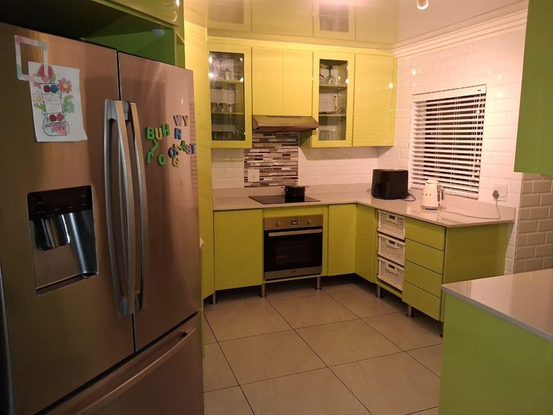 Apartment with a double garage - Photo 7