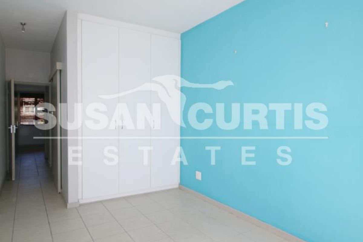 2 Bedroom Apartment - Photo 3