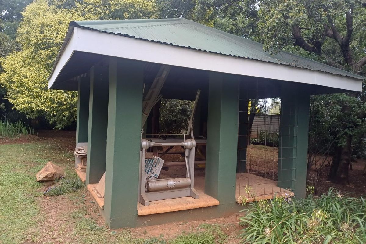 Exceptional Off-Grid Small Holding Oasis in the Heart of Norton Home Estate! - Photo 4