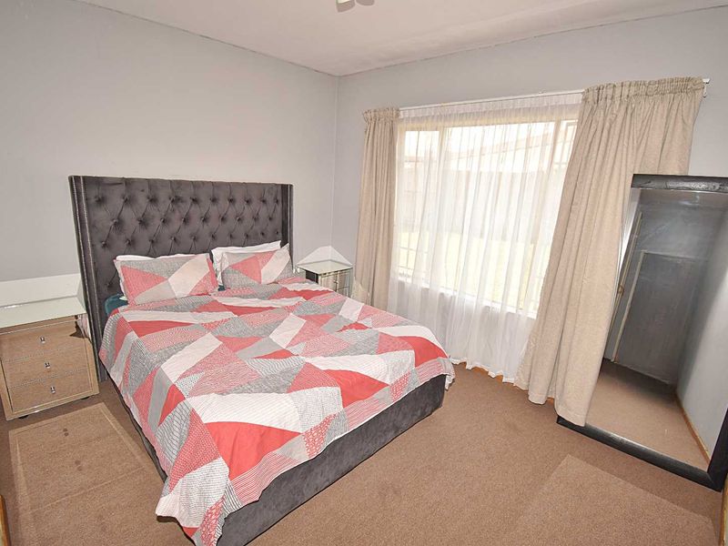 Ground Floor Apartment - Photo 8
