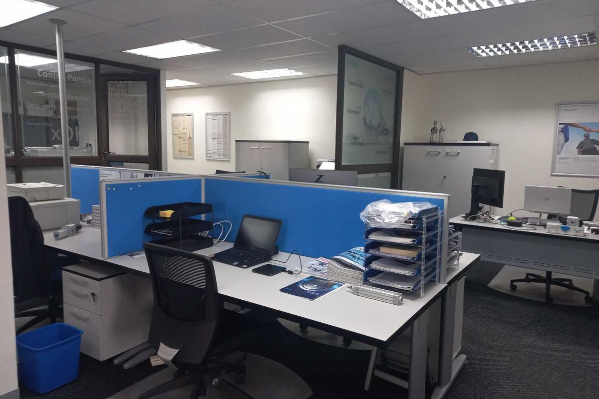 Corporate Business Park Office Space Available from 1 October! - Photo 3