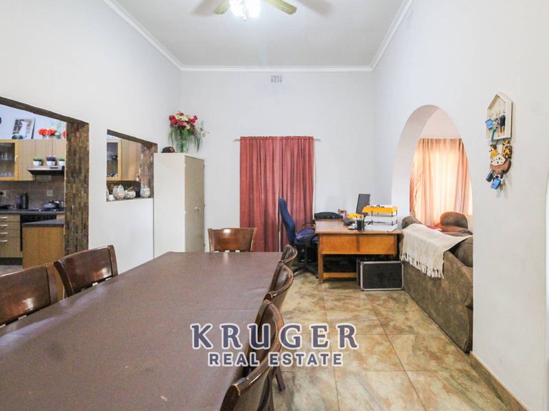 🏡 SPACIOUS FAMILY HOME WITH FLAT & ENTERTAINMENT AREAS FOR SALE IN OUTJO 🏡 - Photo 10