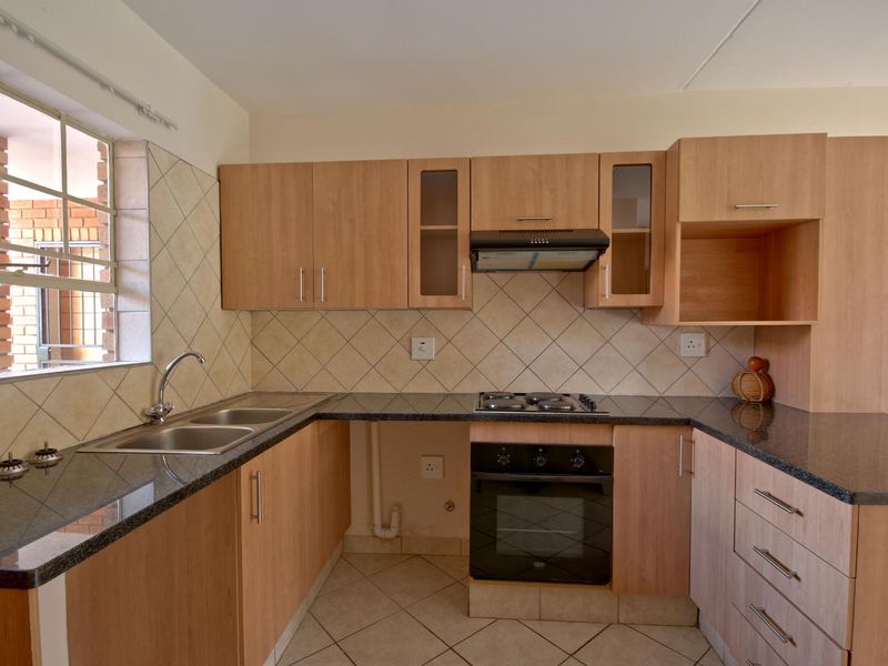 Perfect 2Bedroom ground floor apartment! - Photo 1