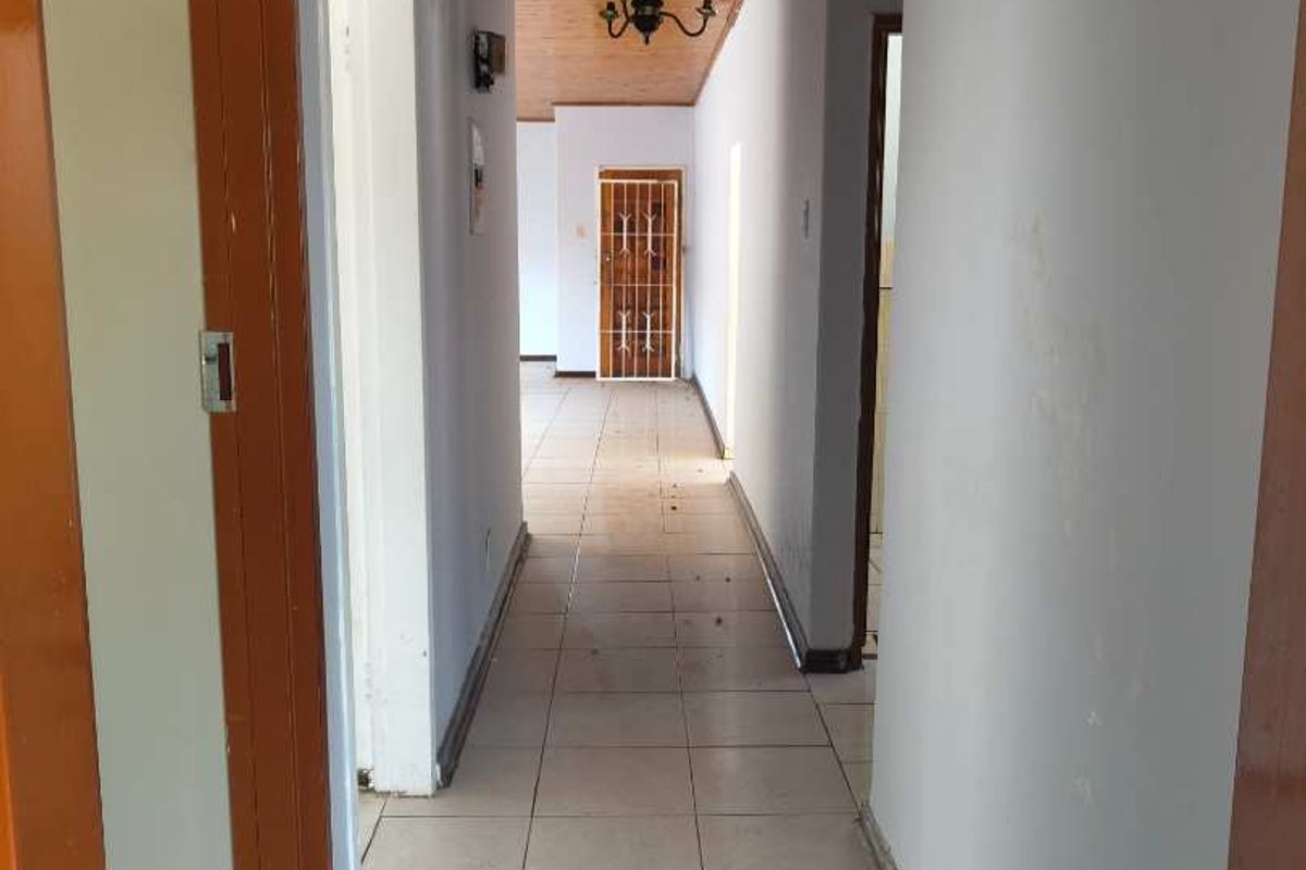 Unique opportunity in Lennoxton, Newcastle - Photo 5