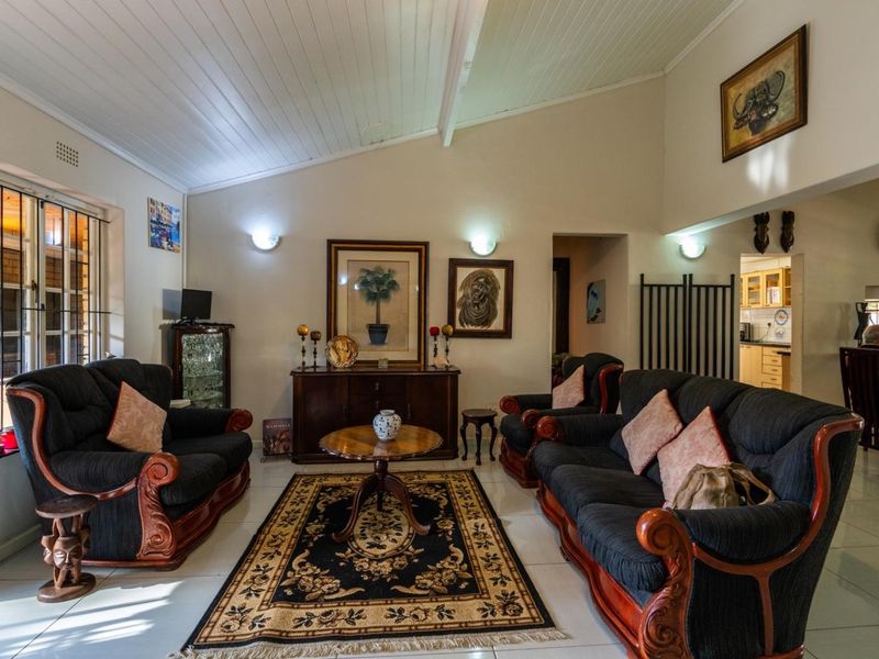 Exceptional 7-Bedroom Property in Stellenbosch - Prime Investment &amp; Lifestyle Opportunity - Photo 6