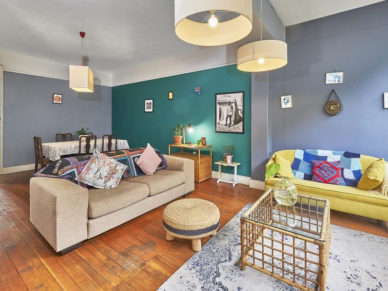 Earls Court! Coffee at the pulsating Killarney Mall! - Photo 10