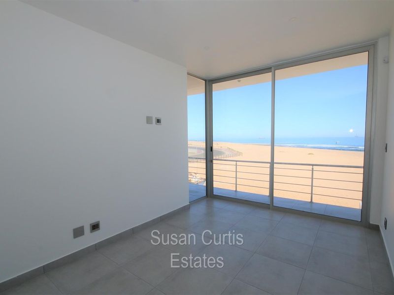 Beach front Townhouse - Photo 3