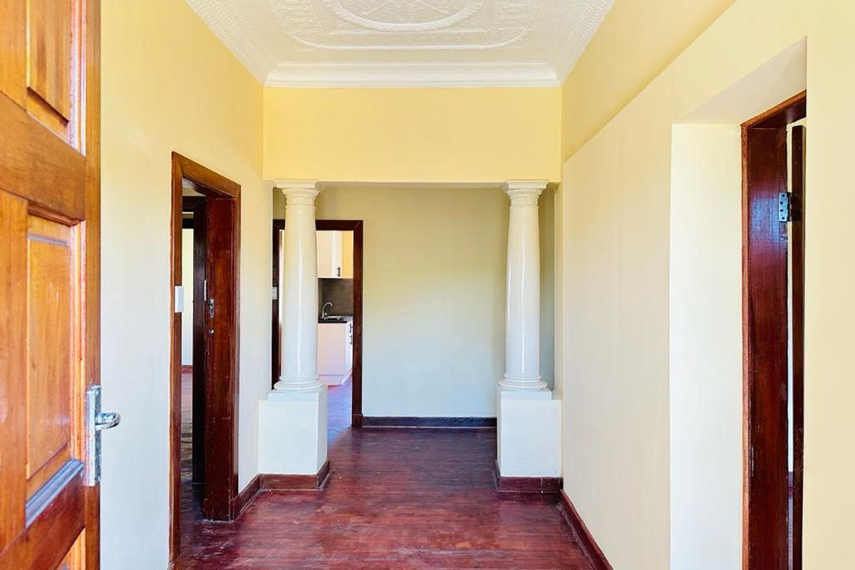 **Spacious Room Available in a Charming 4-Bedroom House** - Photo 3