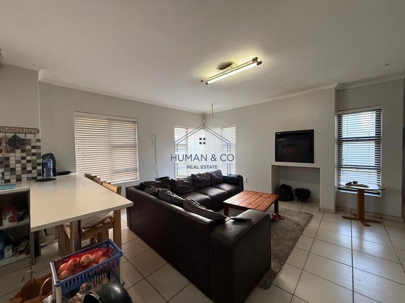 Ideal Starter Home in Fairway Estate - Photo 3