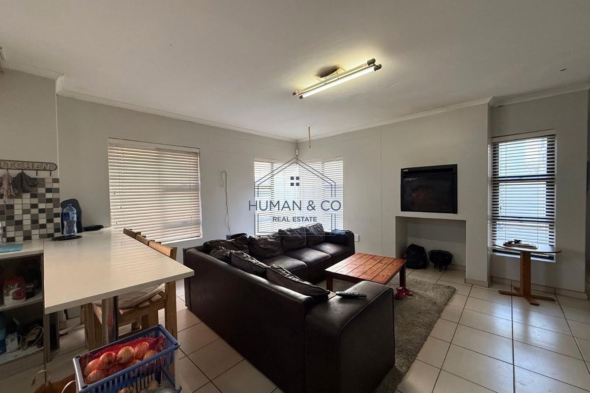 Ideal Starter Home in Fairway Estate - Photo 3