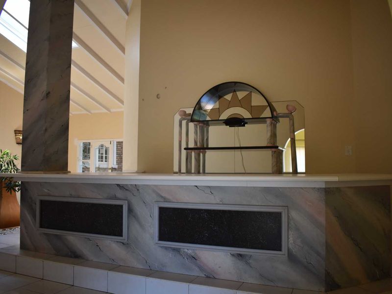 Exclusive home in upmarket area! Serrious seller!!! - Photo 10