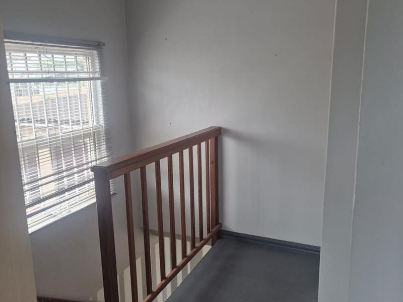 3 bedroom in secure complex - Photo 10