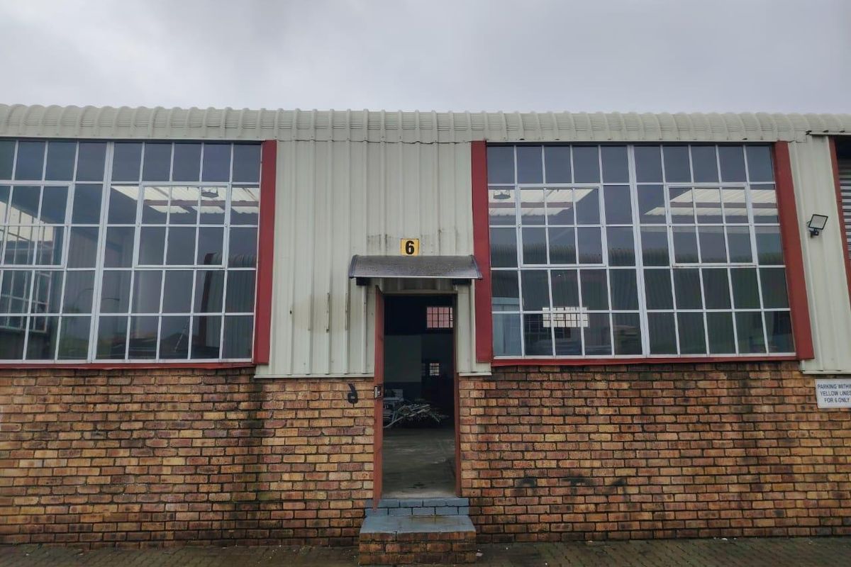 Neat 360m2 Factory to let in Apex - Photo 2